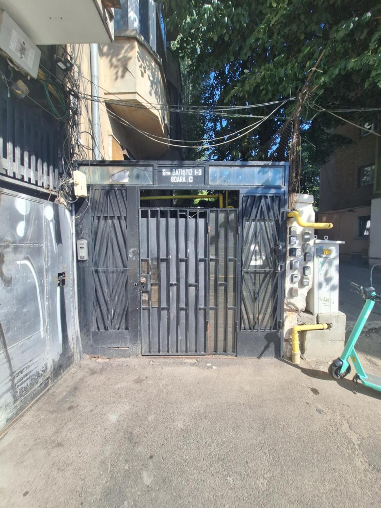 Black&White Букурещ Екстериор снимка
